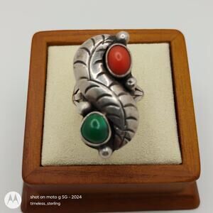 Southwest Native Harvey Era Malachite Coral and Leaf Sterling Silver Ring Size 6